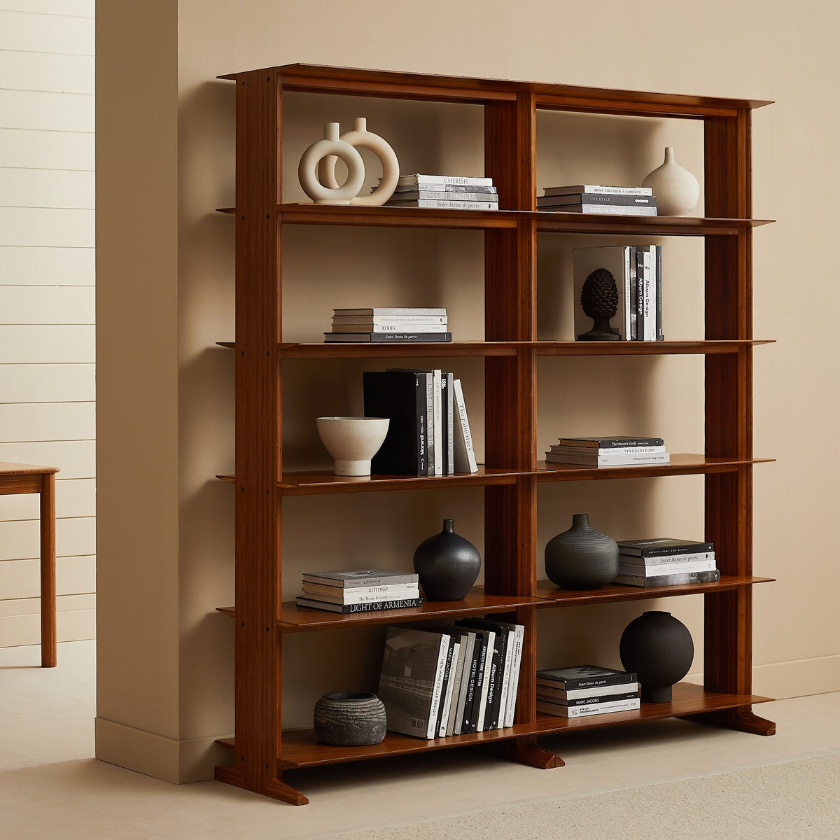 Neo tall shelf in Amber