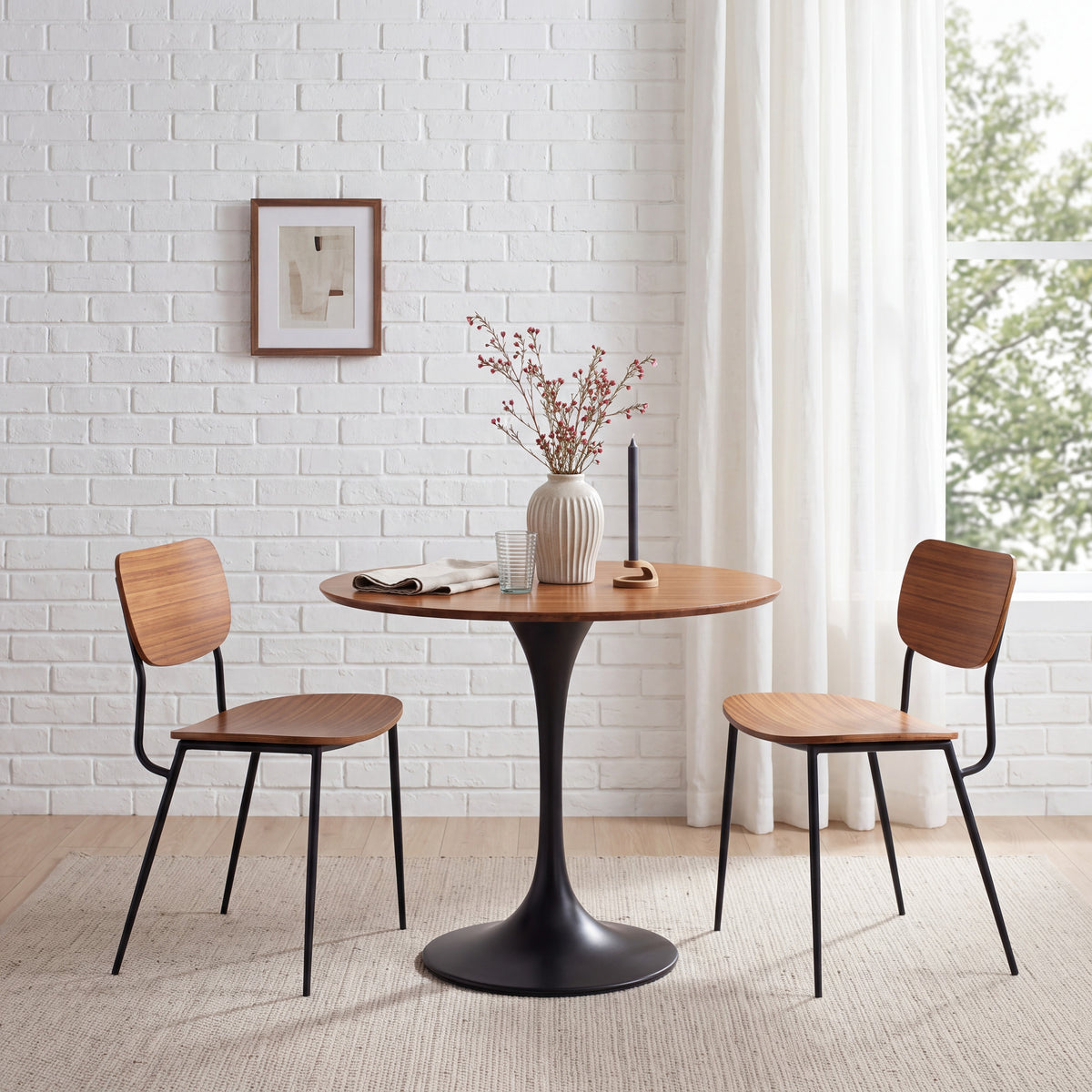 Soho dining table and dining chair
