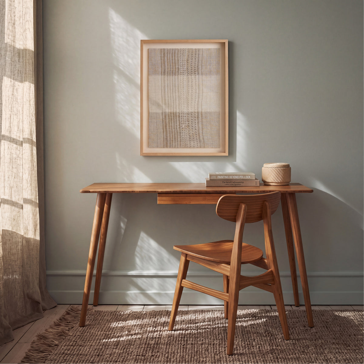 Studio Plus desk in Amber