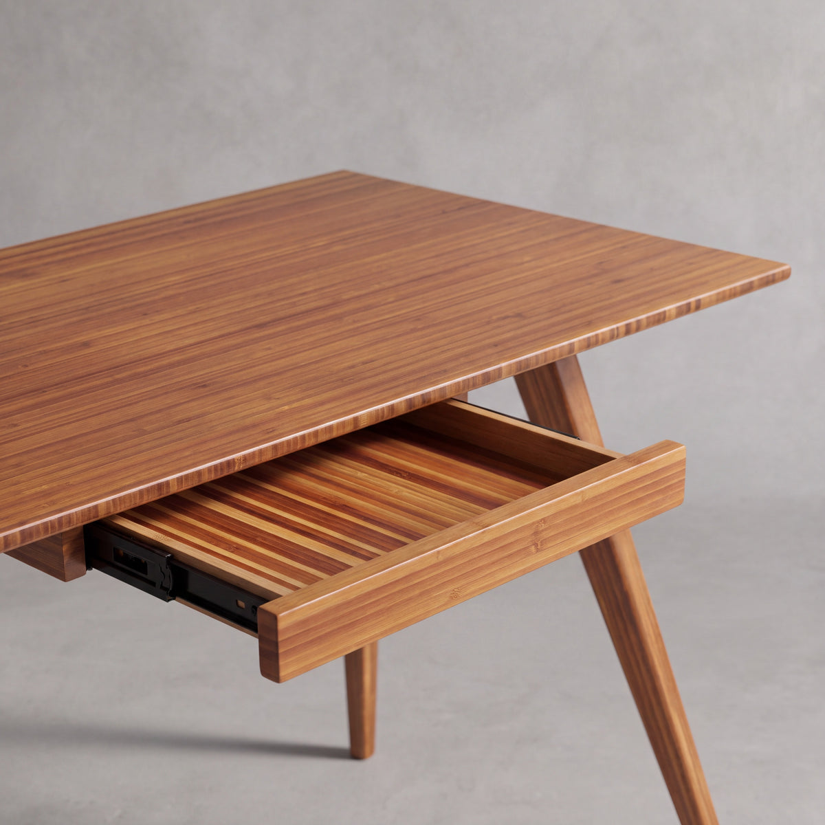 Studio Plus desk: the drawer