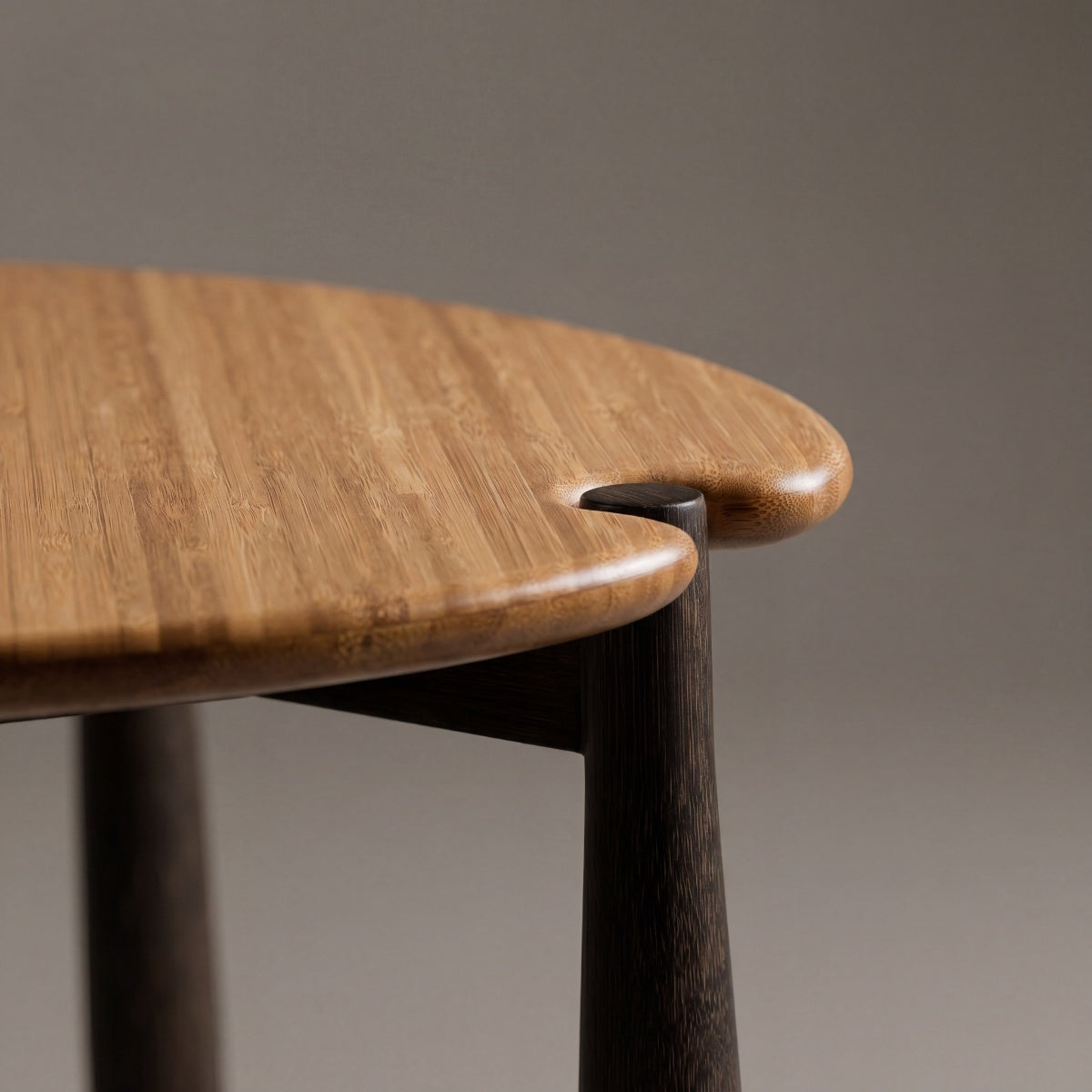 Tofino side table in Amber/Caviar