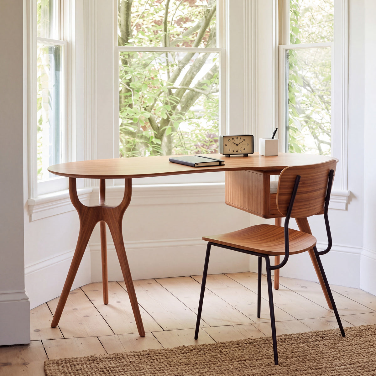 Wynn writing desk in Amber